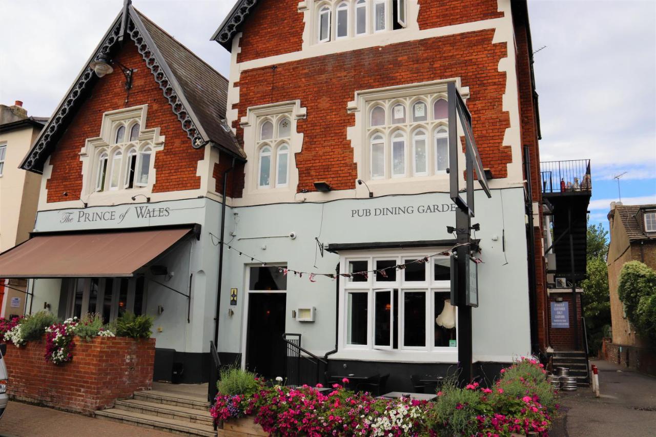 Hampton Court - The Kings Rest Molesey Exterior foto