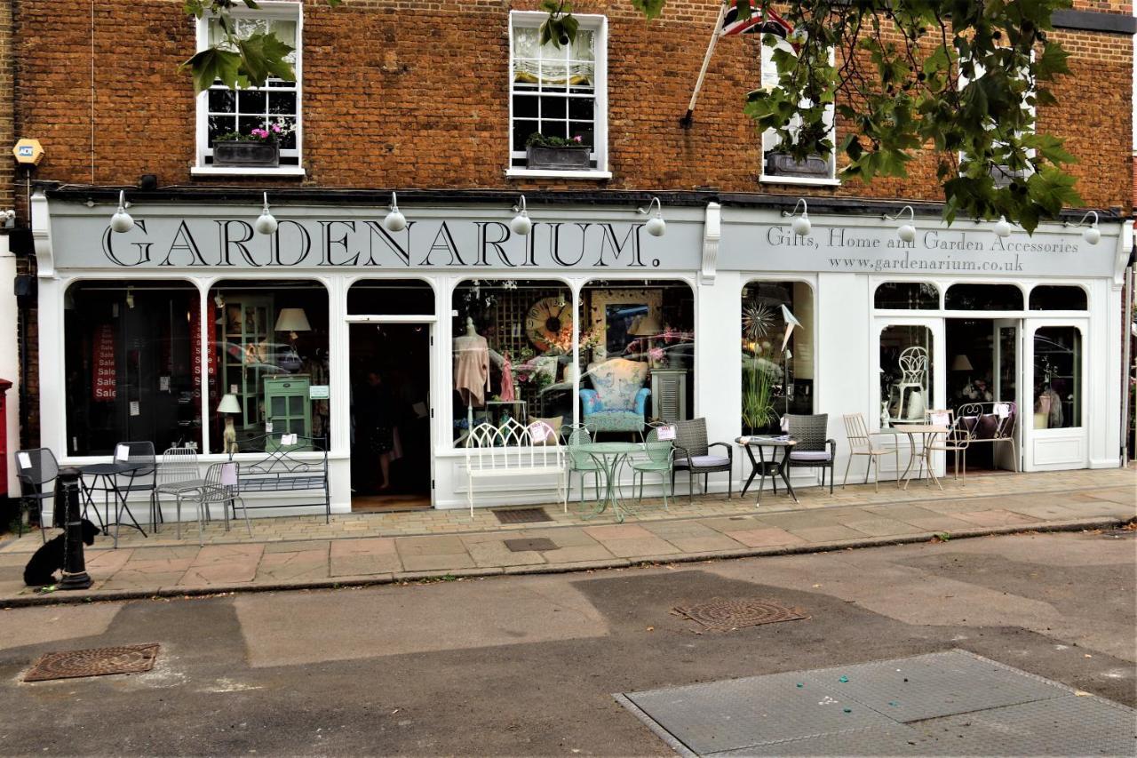 Hampton Court - The Kings Rest Molesey Exterior foto